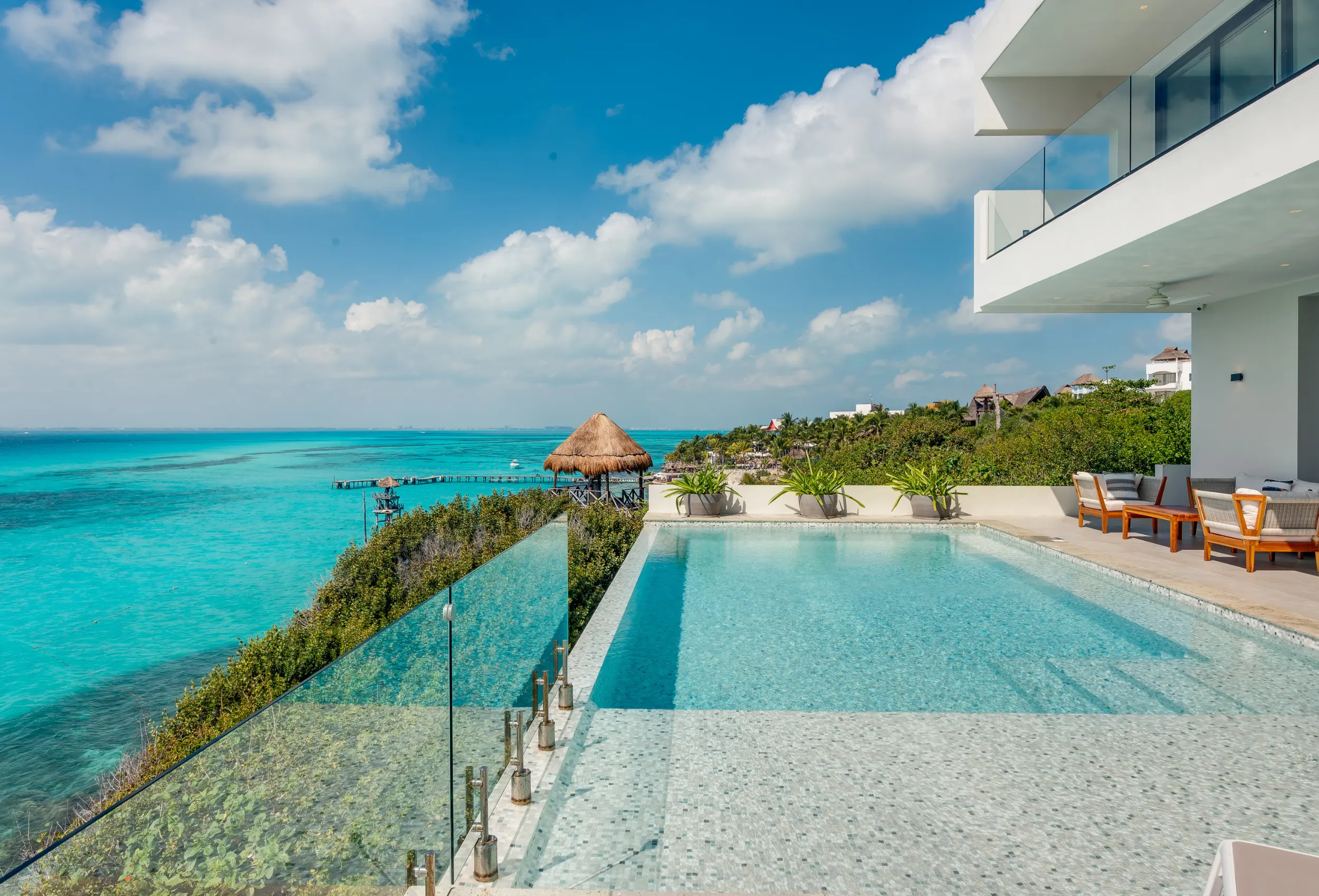 CASA MARE-Villa de lujo en la mejor playa de isla mujeres, a lado del parque garrafón.