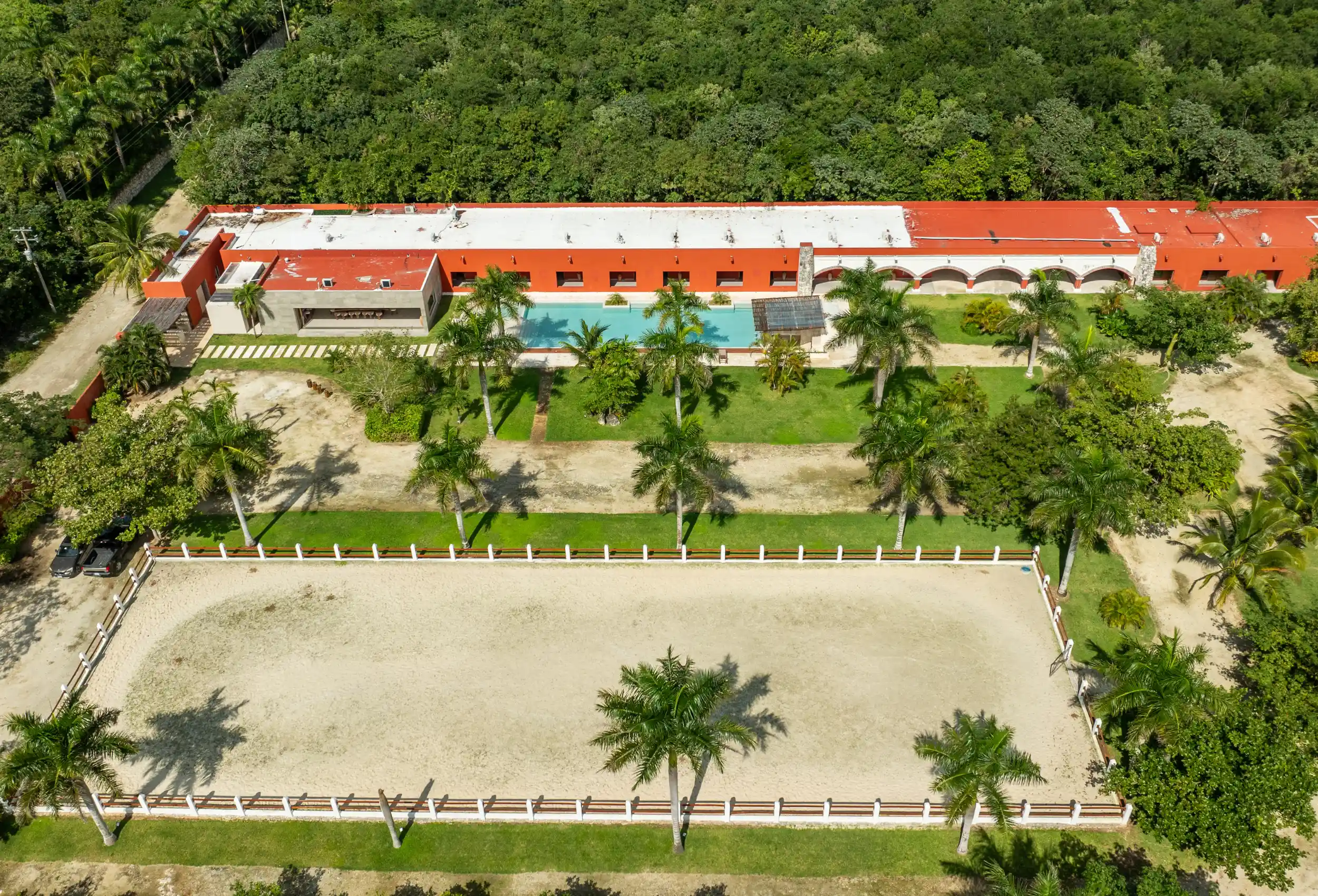 Hacienda Zunzal-Hacienda estilo colonial para eventos de mas de mil personas con capilla.