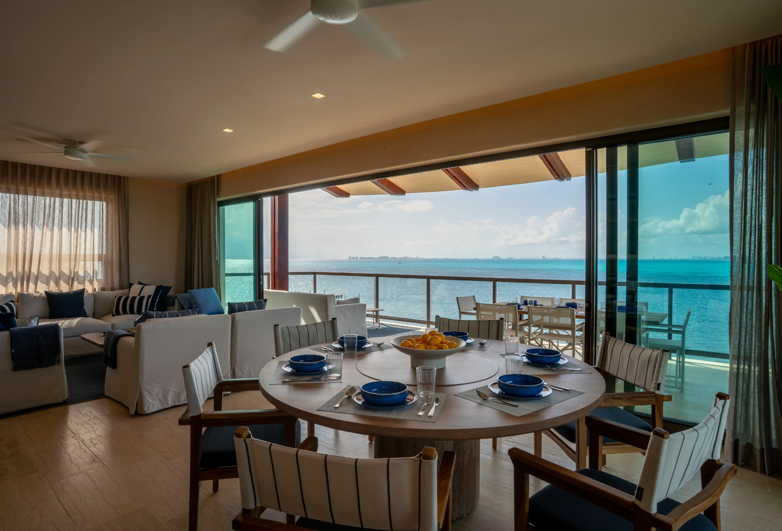 ARTILA ISLA MUJERES-PENTHOUSE FRENTE A LA PLATA CON JACUZZI.