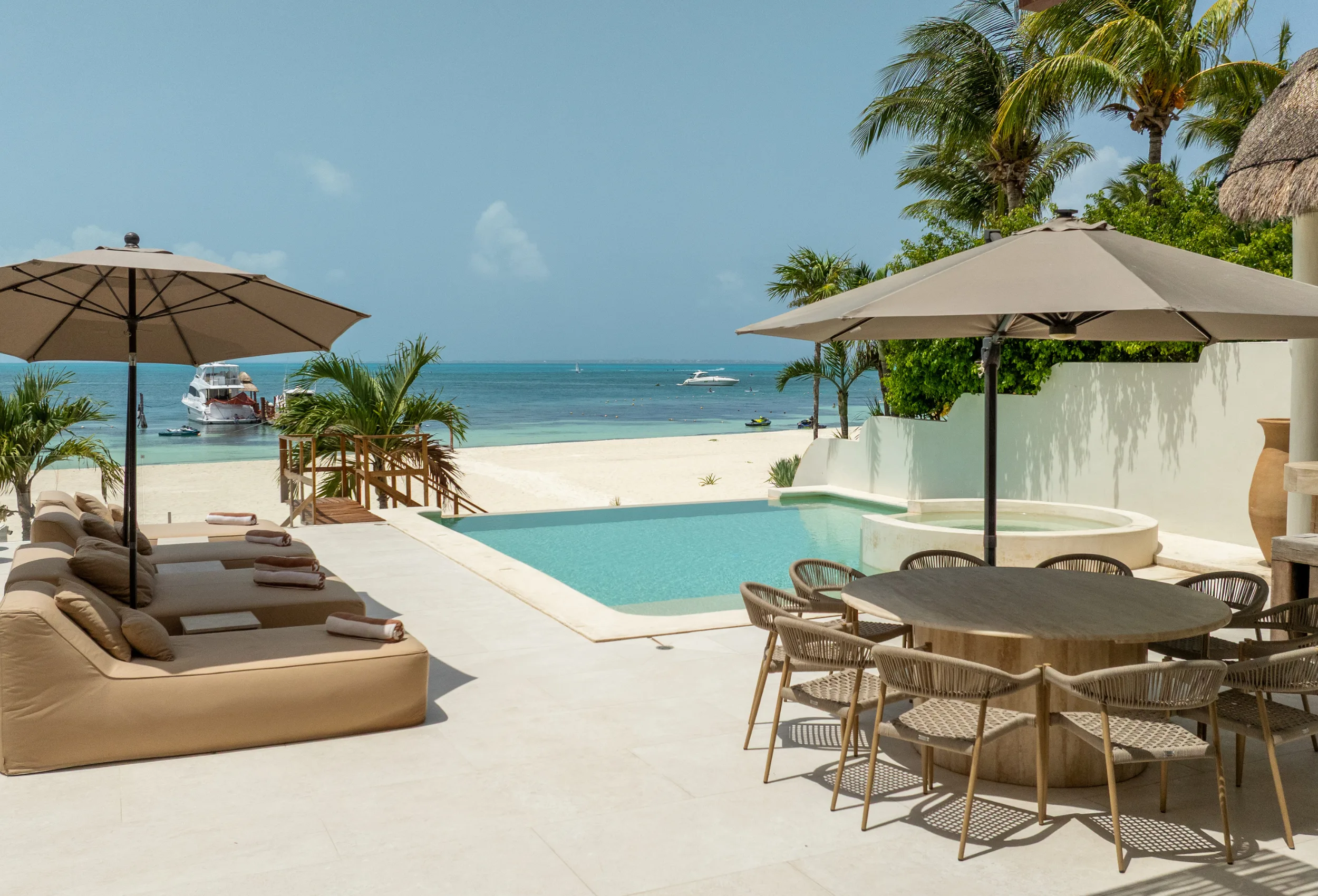 VILLA FLAMINGOS-LUXURY VILLA IN FRONT OF THE BEST BEACH IN CANCUN.